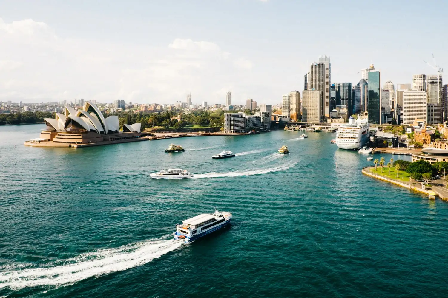 Courier route visual for India to Australia