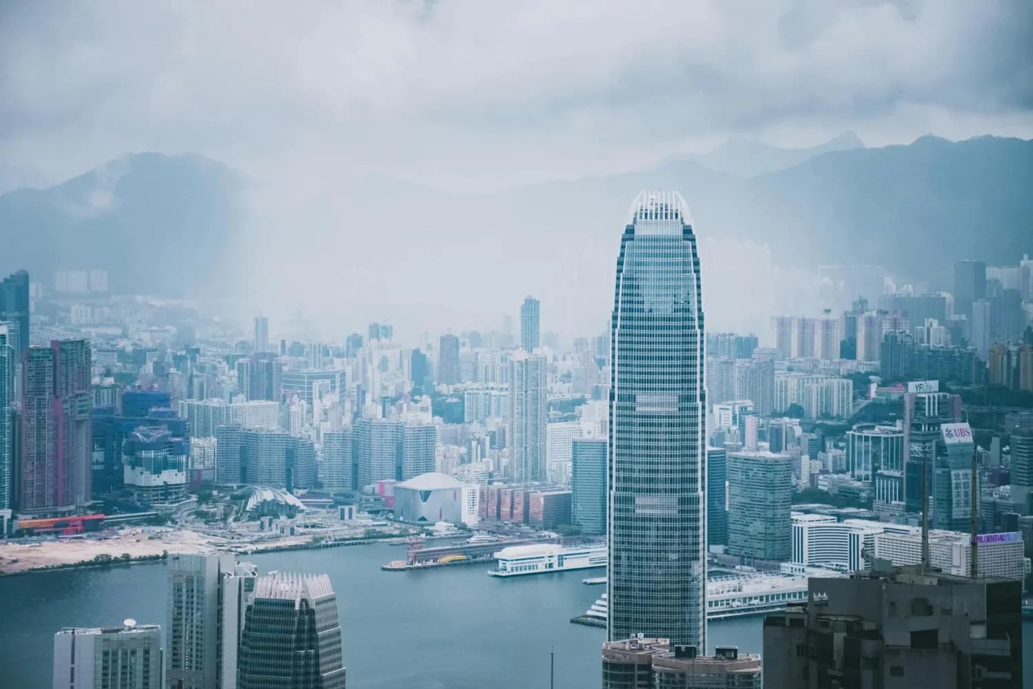 Courier route visual for India to Hong Kong